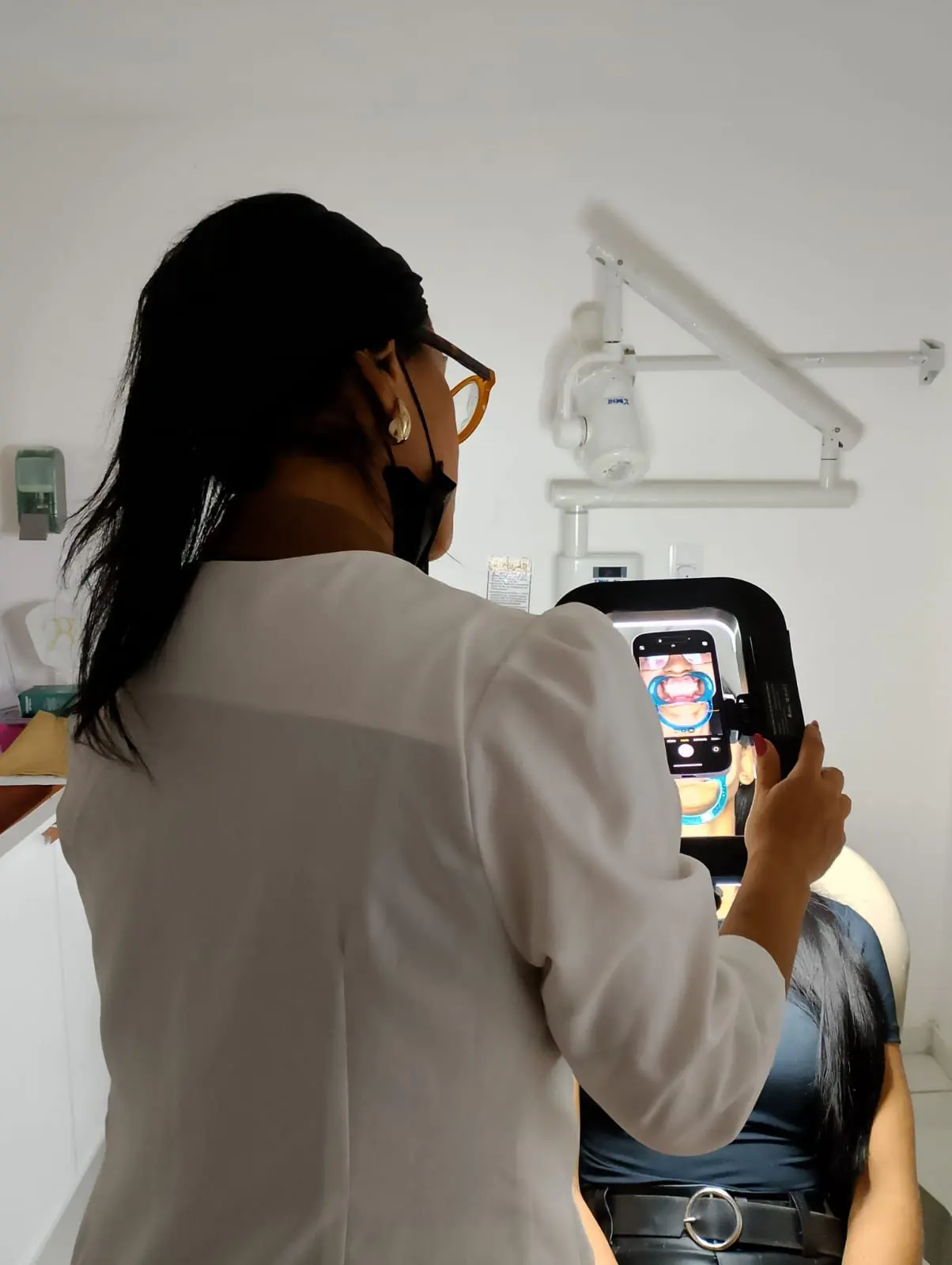 Dentista da 2 Reis Odonto com scanner